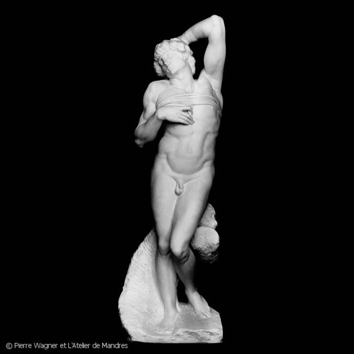 ESCLAVE ENCHAINE MOURANT